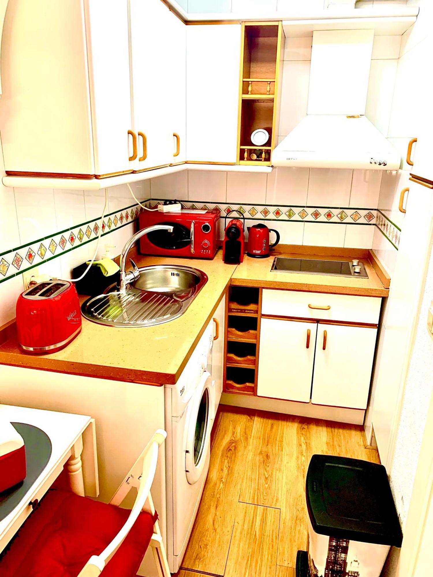 Ana'S Apartment Parking Gratuito มาลากา ภายนอก รูปภาพ
